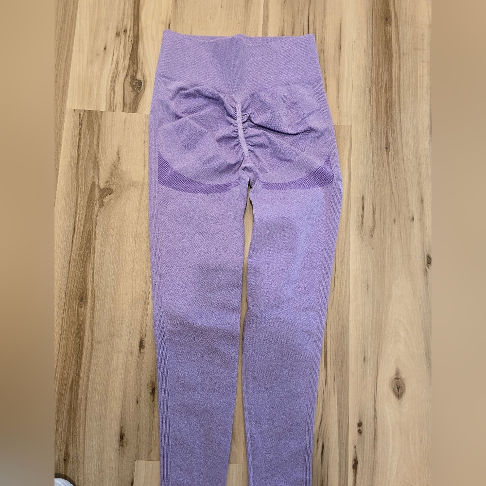 Seamless Scrunch Butt Purple Leggings